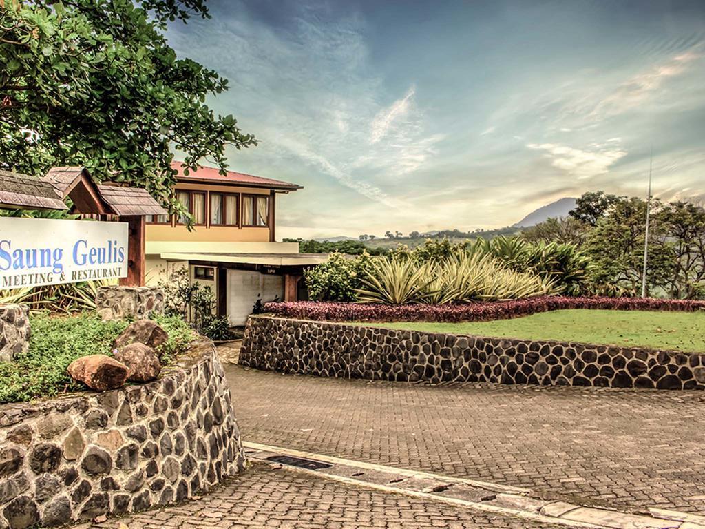Gunung Geulis Cottages Managed By Royal Tulip Bogor Exteriör bild